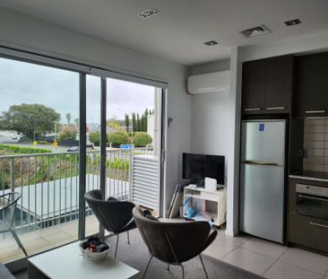 Fully Furnished Apartment - Unbeatable Location - Photo 4