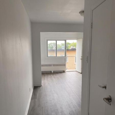 1 CH - 1 SDB - Montréal - $1,149 /mo - Photo 3