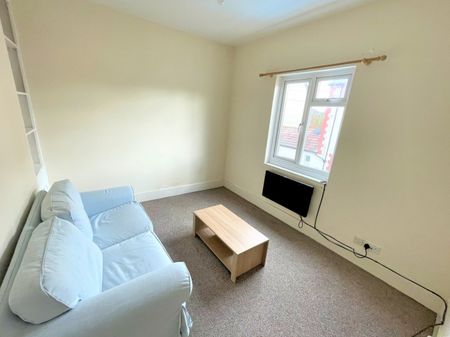 A 1 Bedroom Flat Instruction to Let in Bexhill-on-Sea - Photo 4