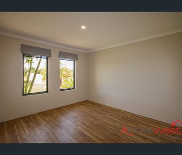 Spacious Family Home With All The Extras! - Photo 1