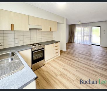 Magnificent unit in Kensington! - Photo 4
