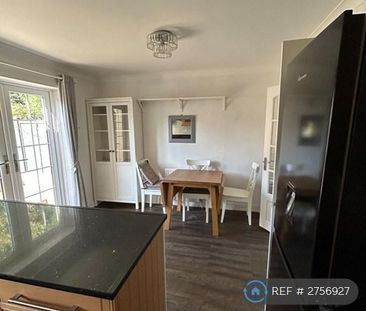 3 bedroom semi-detached house to rent - Photo 6