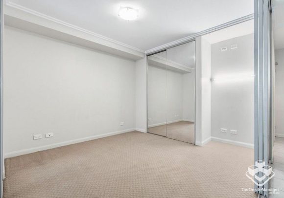 Large Studio unit with open Living area and courtyard - Photo 1