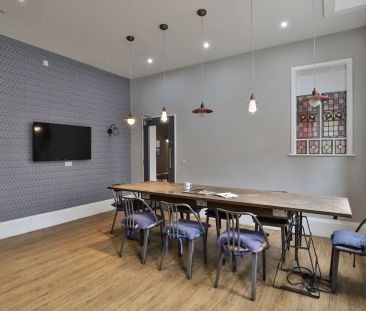 Classic 3-4 Bed Apartment - Photo 6