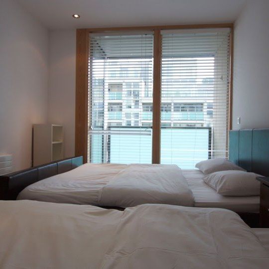 2-bedroom apartment for rent in North Dock, Dublin - Photo 1