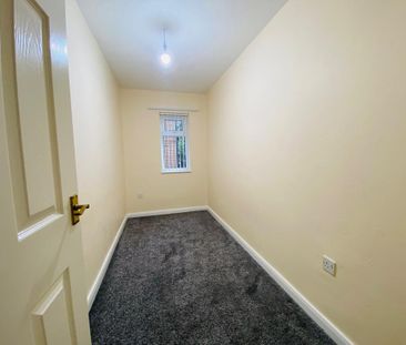 2 bedroom ground floor flat to rent - Photo 2