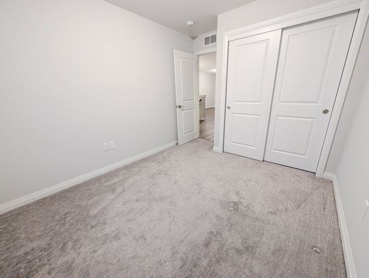 3 Bedroom Townhouse in Niagara Falls! - Photo 1