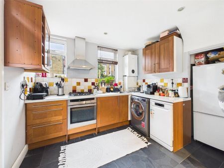 2 bedroom maisonette to rent - Photo 4