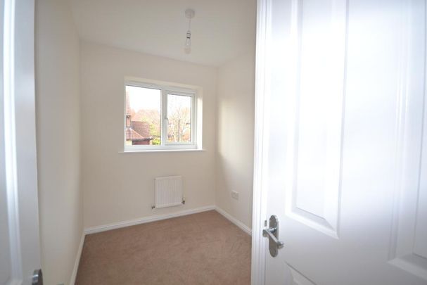 3 bedroom end of terrace house to rent - Photo 1
