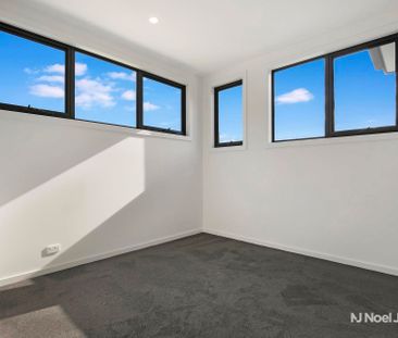 1/6 Esther Crescent, MOOROOLBARK - Photo 5