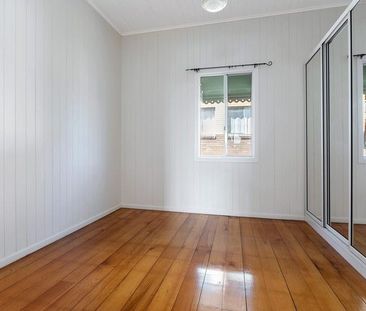 6 Cross Street, Fairfield QLD 4103 - House For Rent | Domain - Photo 3