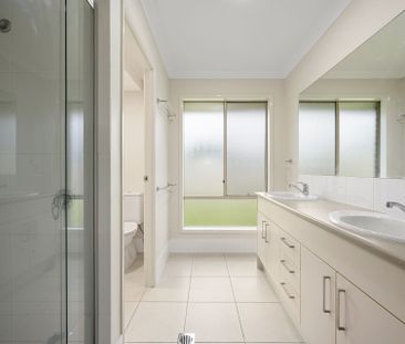 Spacious waterside living in Trinity Point Estate - Photo 5