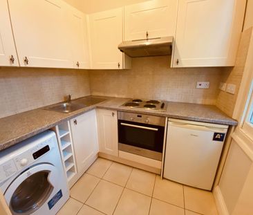 Studio to rent - Photo 2