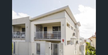 Bright and Spacious 1 Bedroom Apartment - Photo 4