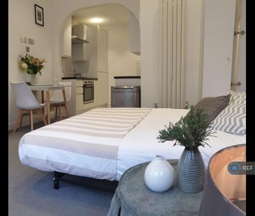 Studio to rent - Photo 4