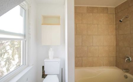 For Lease - 1354 Caroline Street, Burlington, Ontario - Photo 2