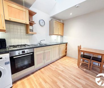 2 bedroom coach house to rent - Photo 6