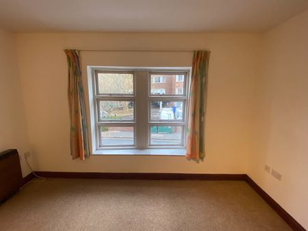 1 Bed Flat, City Road, BS2 - Photo 2