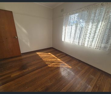 Neat & Tidy 3-Bedroom Home with Spacious Backyard! - Photo 3