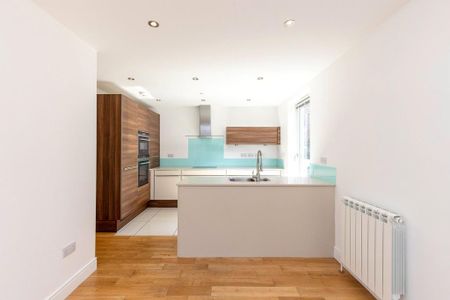 3 bedroom detached house to rent - Photo 4