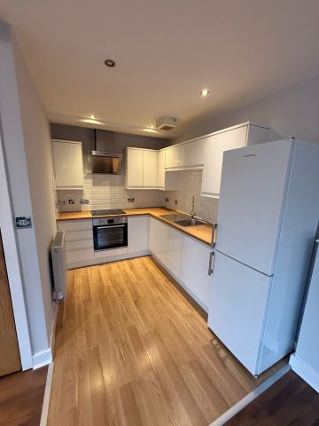 2 Bed Penthouse, Cornhill, L1 - Photo 4