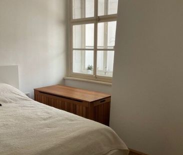 Charmante Altbau-Wohnung mit Loggia und einem Garten - Photo 1