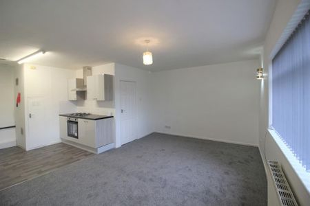 2 bedroom flat to rent - Photo 2