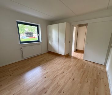 Velindrettet 2-værelses lejlighed med terrasse - Foto 3