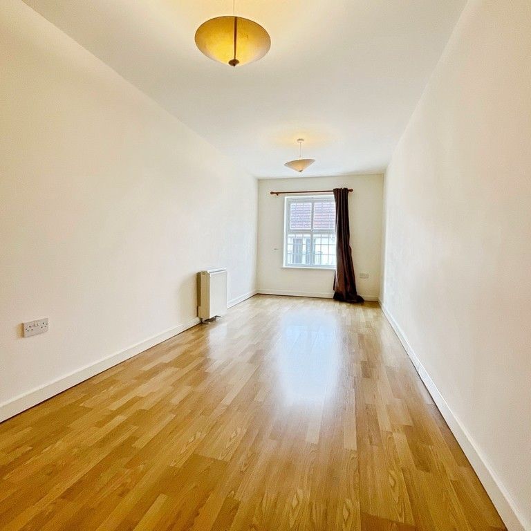 2 bedroom Apartment to let - Photo 1