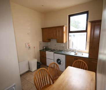 Flat 2, 5 Eglantine Avenue, Lisburn Road, Belfast, BT12 6GJ - Photo 3