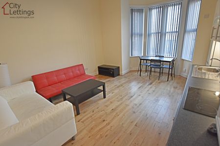 2 Bedroom Flat - Photo 2