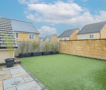 4 bedroom detached house to rent - Photo 1