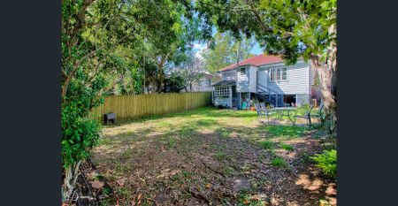 2 BEDROOM HOUSE + STUDY - Photo 3