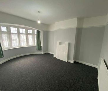 Sandhurst Drive Ilford, IG3 - Photo 1