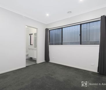 SPACIOUS FAMILY LIVING WITH DOUBLE GARAGE + SHED - Photo 1