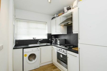 2 Bedroom Flat To Let - Photo 3