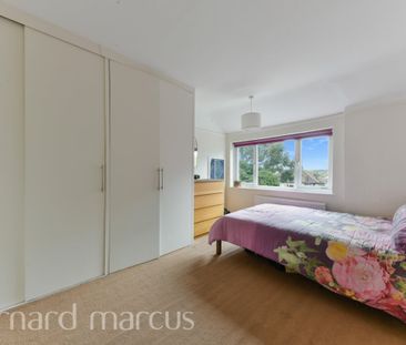 Elgar Avenue - Photo 3