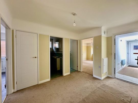 3 bedroom detached bungalow to rent - Photo 1