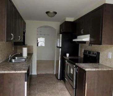 406 GALATINA WAY - Photo 4