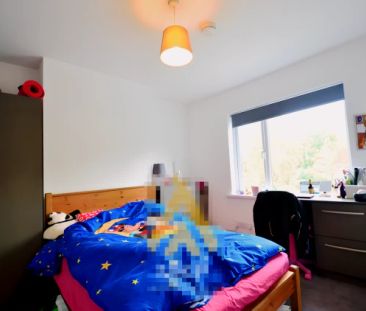 5 Bedroom 2 Bathroom - Photo 6