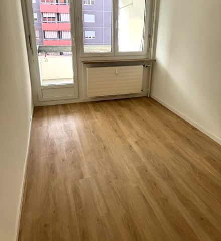 "Grosszügige 3.5 Zimmerwohnung am Wiesenplatz mit 2 Balkonen" - Foto 2