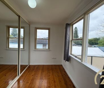 Five Bedroom Home, in a Prime Location! - Photo 6