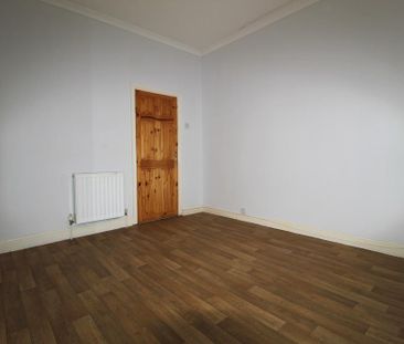 2 bedroom end of terrace house to rent - Photo 3