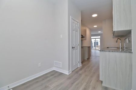 806 Utopie Prvt — #806 (2Bed/1.5Bath) - Photo 5