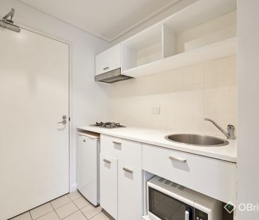 FURNISHED STUDIO - PERFECT LOCATION - Photo 1