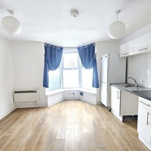 Bellevue Road, SOUTHAMPTON - Photo 2