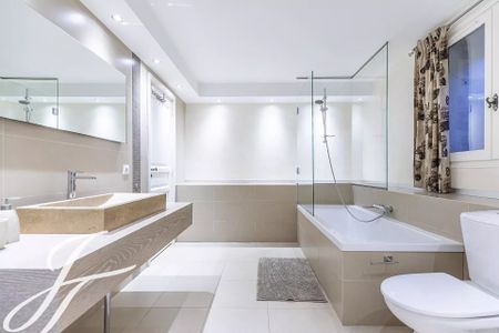 Maison à louer Mougins, Cote d'Azur, France9 000 EUR / Mois - Photo 4