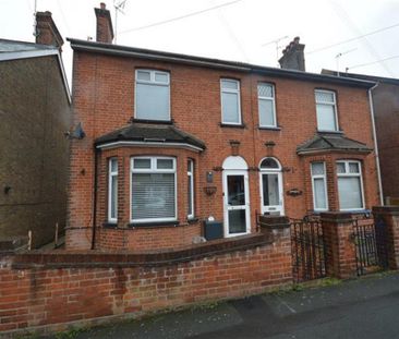 4 bedroom semi-detached house to rent - Photo 6