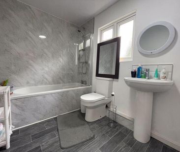 1 bedroom in a flat share to rent - Photo 6