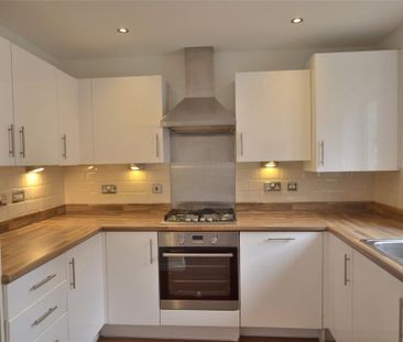 2 bedroom semi-detached house to rent - Photo 5